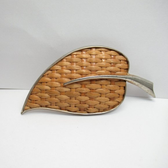 Vintage Woven leaf brooch - Picture 7 of 7